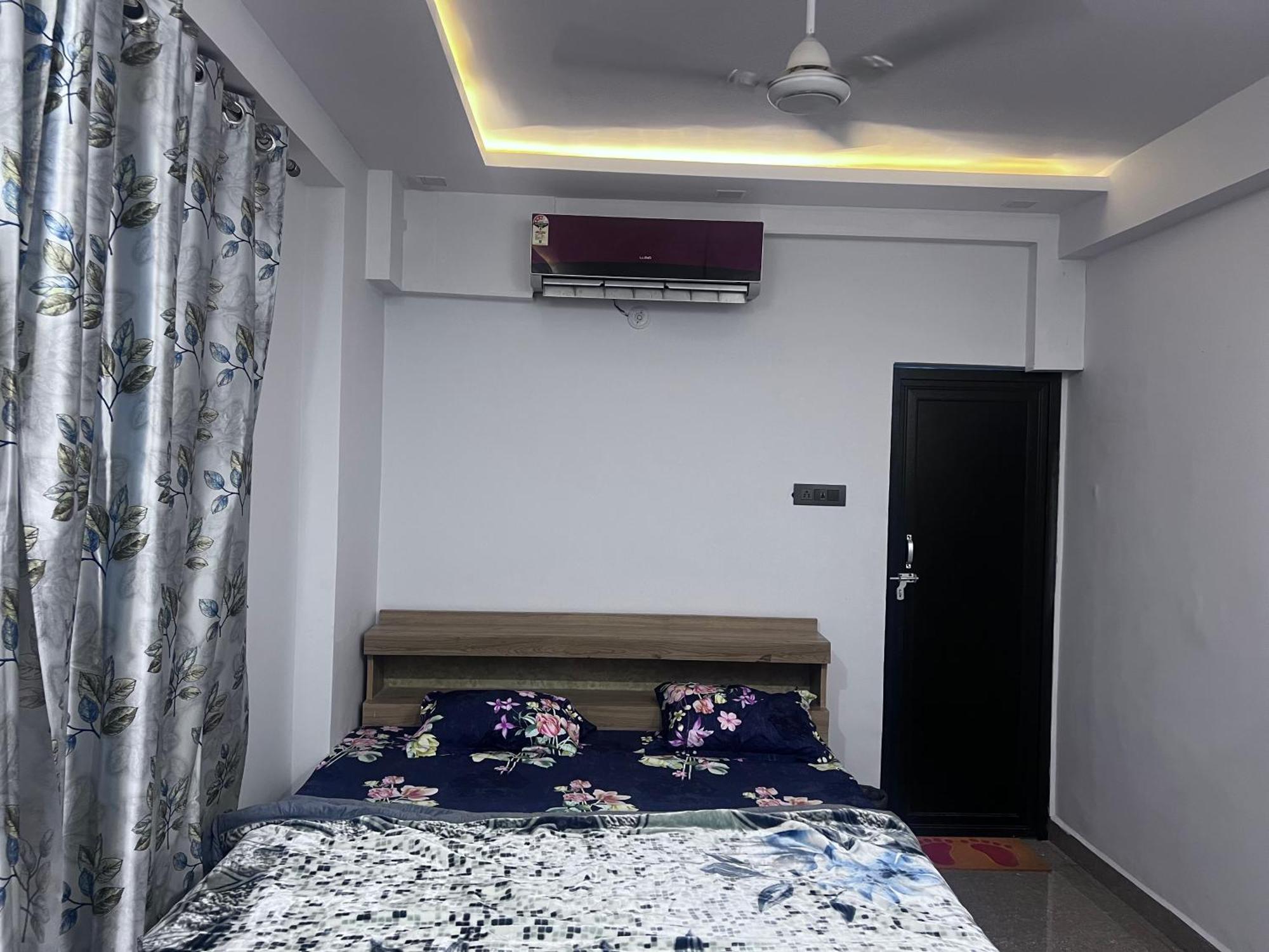 J K Apartment Prayagraj Bagian luar foto